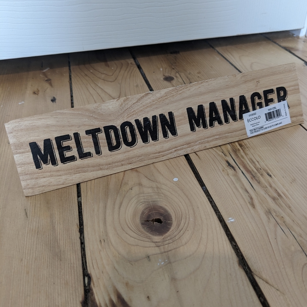 Èccolo Black Wooden Triangle Trinket